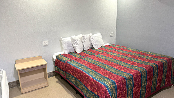 1 King Bed Accessible Non-Smoking Photo 2