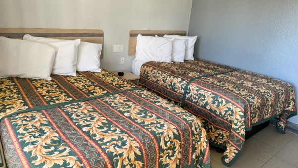 2 Double Beds Non-Smoking Photo 1